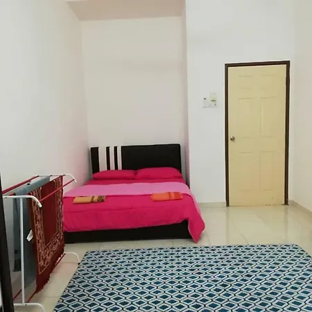 Faeyz Homestay Pertam Jaya Malacca Exterior photo