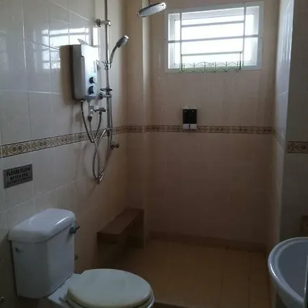 Faeyz Homestay Pertam Jaya Malacca Exterior photo