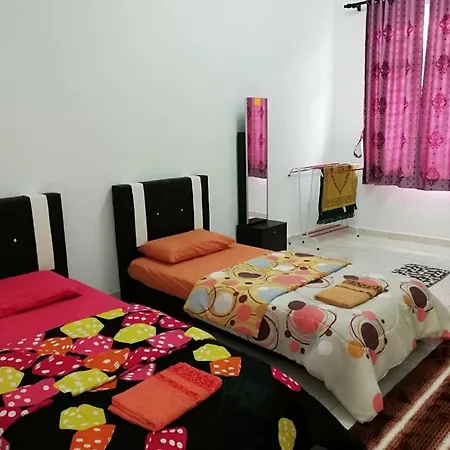 Faeyz Homestay Pertam Jaya Malacca Exterior photo